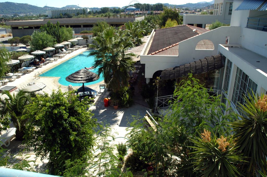 Bay Hotel 2*