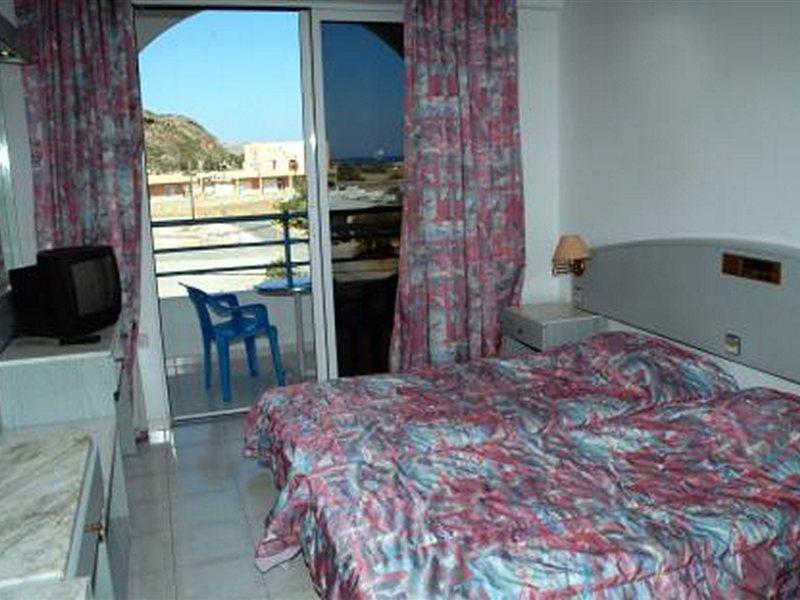 Bay Hotel 2*